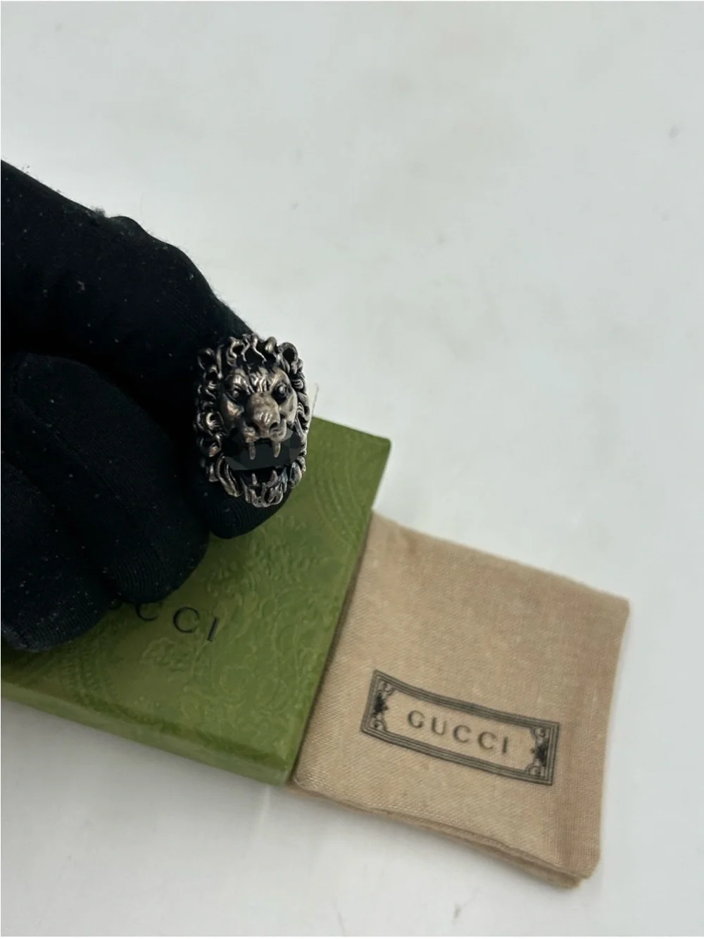 Unisex Gucci, iconic Lionhead silver ring featuring black Crystal size 11 Italy